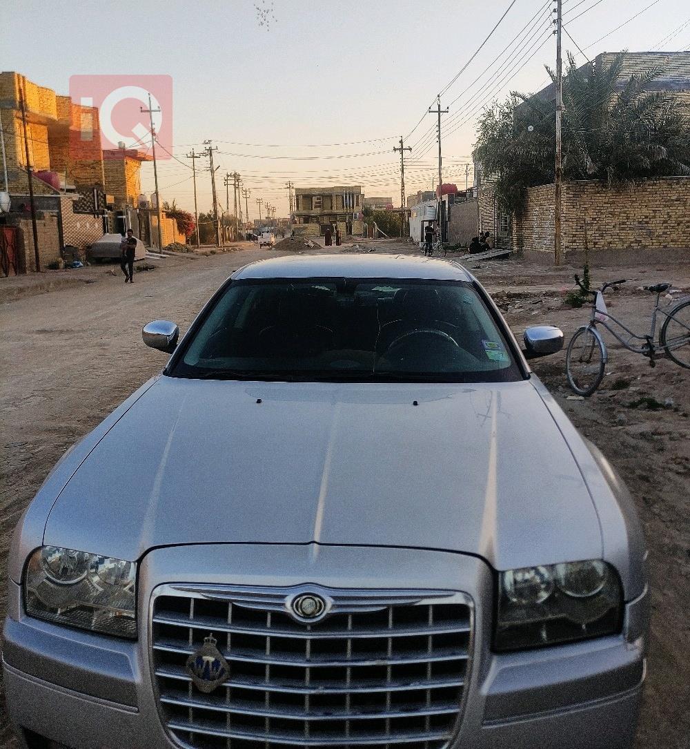 کرایسلەر 300